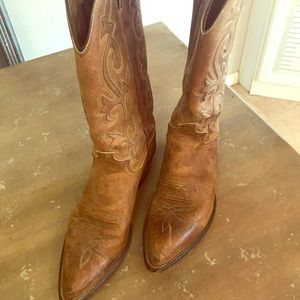 Justin cowboy boots!